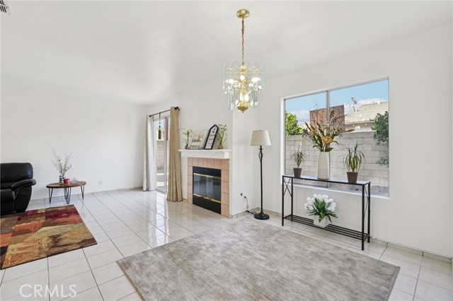 Detail Gallery Image 4 of 43 For 14712 Olive St #1,  Baldwin Park,  CA 91706 - 3 Beds | 3 Baths