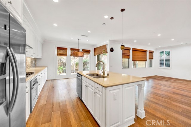 34 Somerton, Irvine CA: https://media.crmls.org/medias/a18b807d-712f-4637-b51c-a2edd62b9b2d.jpg