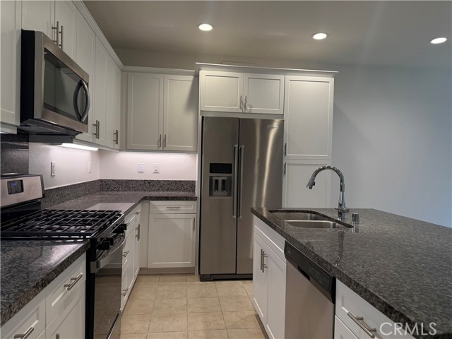 28618 Jardineras dr, Valencia CA: https://media.crmls.org/medias/a18bd01a-70b0-450b-8b03-8378c955b80a.jpg
