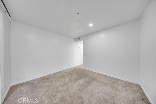 Detail Gallery Image 28 of 34 For 1401 S Bentley Ave #203,  Los Angeles,  CA 90025 - 2 Beds | 3 Baths