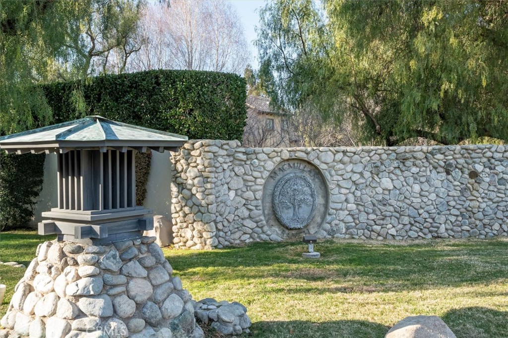 https://media.crmls.org/medias/a18be219-5d35-4c31-a148-83d060249555.jpg?preset=X-Large