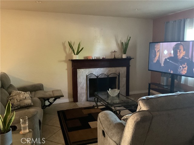 322 N Fillmore Avenue, Rialto CA: https://media.crmls.org/medias/a18d598d-cd0f-4954-a1f3-a15af7e2c148.jpg