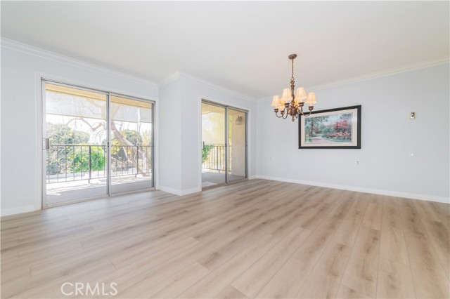 2381 Via Mariposa W, Laguna Woods CA: https://media.crmls.org/medias/a18e2b08-79ff-49df-90ee-d4b84f4311a8.jpg