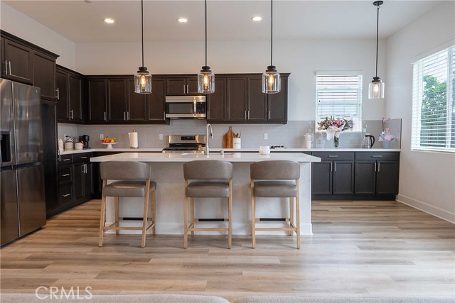 Detail Gallery Image 9 of 22 For 751 Skyview Ln, Santa Maria,  CA 93455 - 4 Beds | 3 Baths