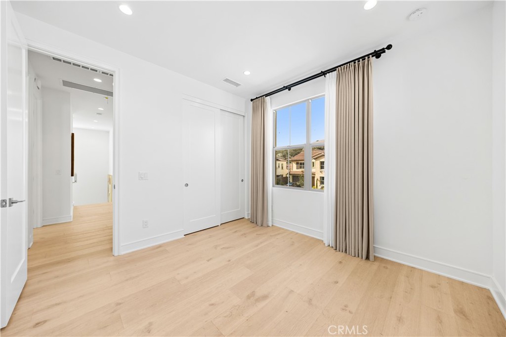 MLS #OC25246259 image #35