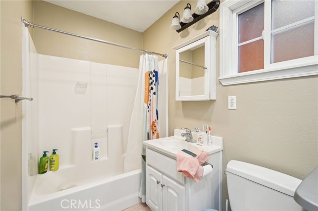 10240 Atlantic Avenue, South Gate CA: https://media.crmls.org/medias/a18eed82-1106-4eeb-98e9-a31f02aaa3a9.jpg