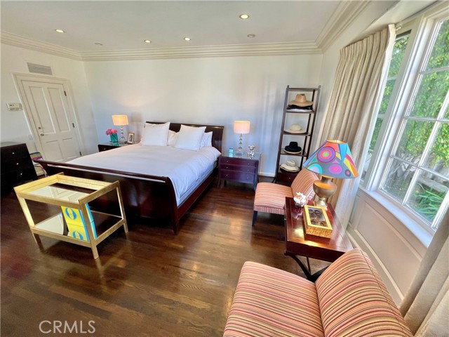 Detail Gallery Image 34 of 61 For 631 N Hillcrest Rd, Beverly Hills,  CA 90210 - 4 Beds | 4 Baths