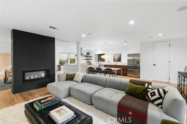 Detail Gallery Image 21 of 65 For 1079 San Jose Ave, Burbank,  CA 91501 - 4 Beds | 3/1 Baths