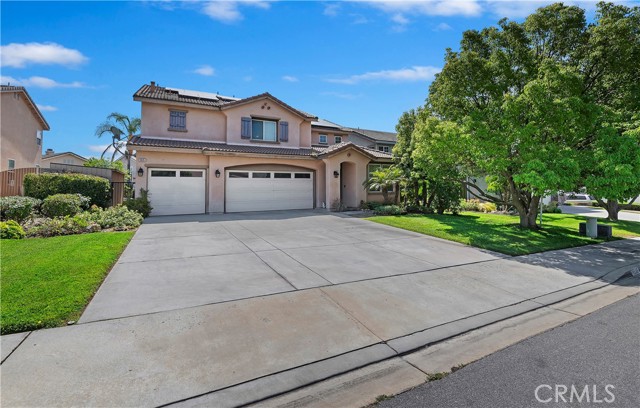 6635 Golden Oak Ln, Fontana, CA 92336