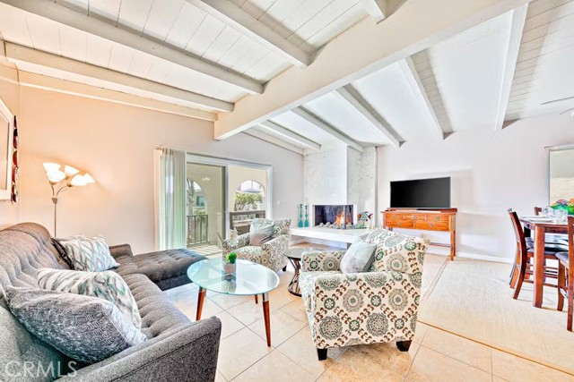 Detail Gallery Image 4 of 24 For 125 46th St #B,  Newport Beach,  CA 92663 - 3 Beds | 2 Baths