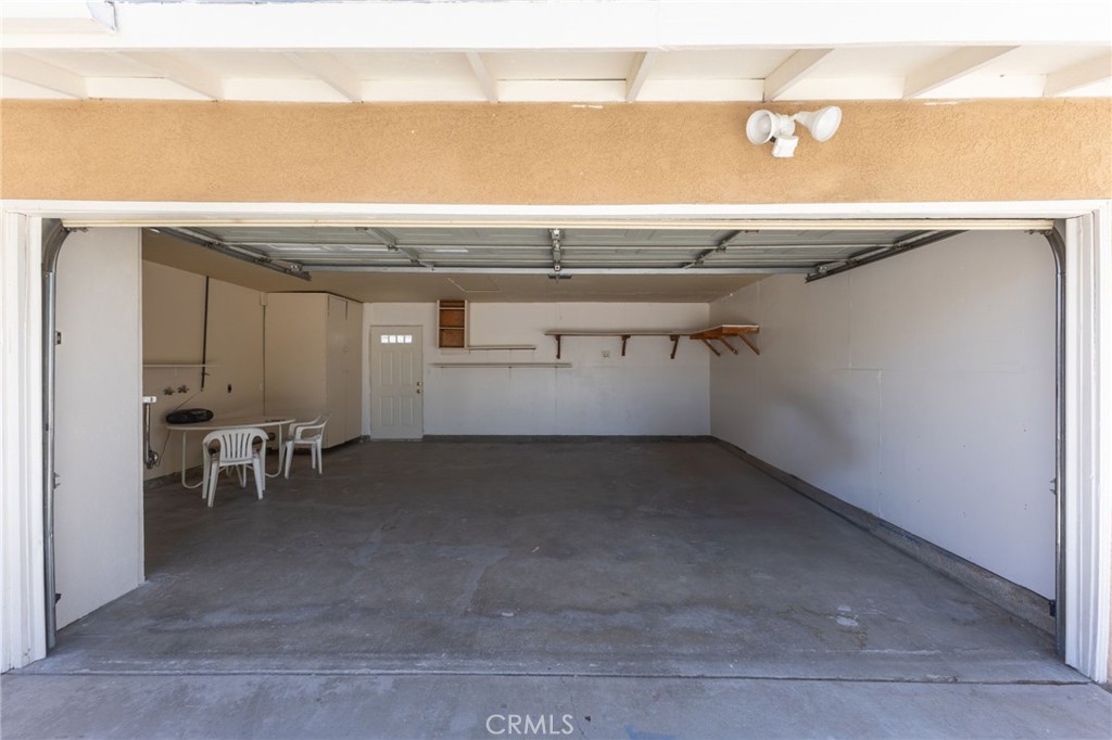 https://media.crmls.org/medias/a193333e-60c5-4f00-b4f8-fb53e981a099.jpg?preset=X-Large