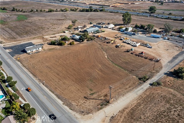 27860 Garbani Road, Menifee CA: https://media.crmls.org/medias/a19369f0-f6df-4f4a-97a9-134058b5bfb3.jpg