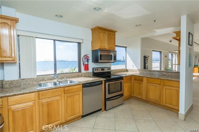 1750 E Ocean Boulevard, Long Beach CA: https://media.crmls.org/medias/a1938f8f-fce2-439d-b429-9569a2650fee.jpg