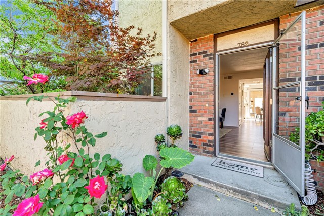 Detail Gallery Image 5 of 42 For 762 Dragonfly Ct, San Jose,  CA 95133 - 2 Beds | 1/1 Baths