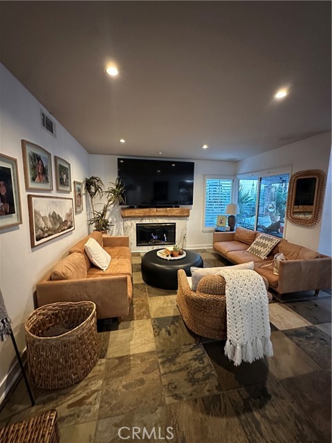 Detail Gallery Image 2 of 9 For 26 Santa Catrina, Rancho Santa Margarita,  CA 92688 - 3 Beds | 2/1 Baths