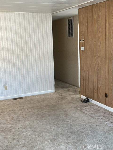 Detail Gallery Image 4 of 21 For 21711 Vera St #8,  Carson,  CA 90745 - 3 Beds | 2 Baths