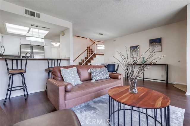 Detail Gallery Image 14 of 59 For 7302 Bright Ave #B,  Whittier,  CA 90602 - 2 Beds | 3 Baths