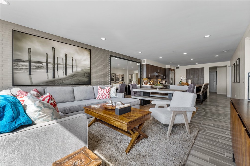 700 The Strand - photo 13