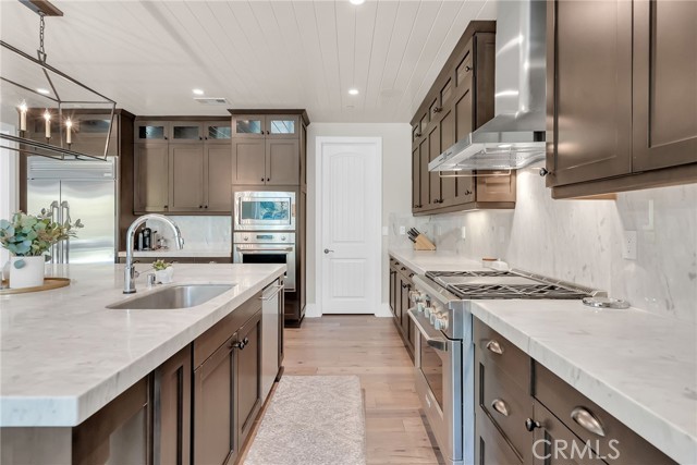 Detail Gallery Image 9 of 19 For 12237 Cortona Pl, Riverside,  CA 92503 - 4 Beds | 4/2 Baths