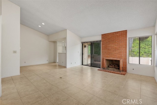 Detail Gallery Image 10 of 46 For 12855 via Moura, San Diego,  CA 92128 - 2 Beds | 2 Baths