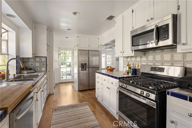 Detail Gallery Image 10 of 34 For 4312 Klump, Studio City,  CA 91602 - 3 Beds | 2 Baths