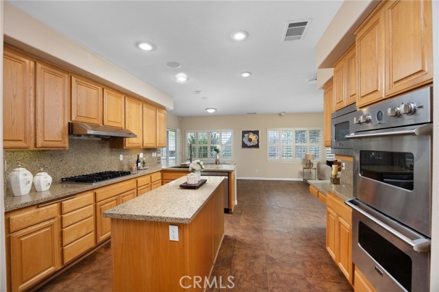 5675 W Overlook Drive, Rancho Cucamonga CA: https://media.crmls.org/medias/a196ec92-ee3e-4a40-92c7-d3e86246d574.jpg