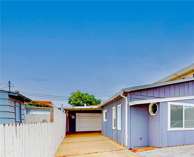4848 117th St, Hawthorne CA: https://media.crmls.org/medias/a196f2c9-8838-4516-8c42-e9f30e69fccf.jpg