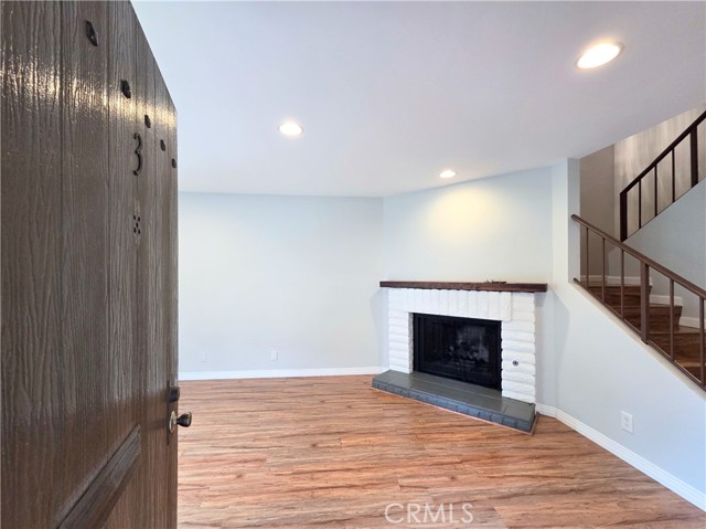 Detail Gallery Image 2 of 34 For 3701 Country Club Dr #3,  Long Beach,  CA 90807 - 2 Beds | 1/1 Baths