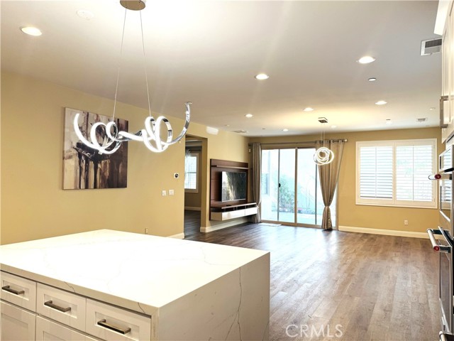 110 Desert Bloom, Irvine CA: https://media.crmls.org/medias/a1984809-6146-451e-9a01-66f941489d0e.jpg