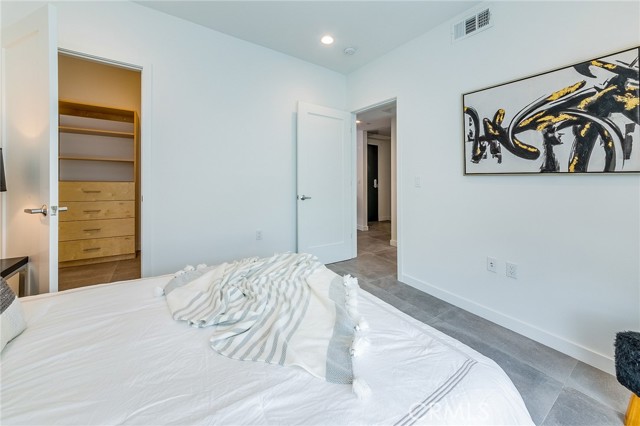 Detail Gallery Image 14 of 19 For 214 Westmoreland #6,  Los Angeles,  CA 90004 - 3 Beds | 2 Baths