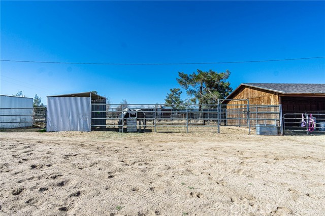 Detail Gallery Image 22 of 28 For 25835 Desert View Rd, Apple Valley,  CA 92308 - 3 Beds | 2 Baths