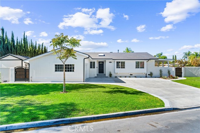 18011 Theodora Drive, Tustin CA: https://media.crmls.org/medias/a1990249-e76b-488d-92e7-351b01889297.jpg