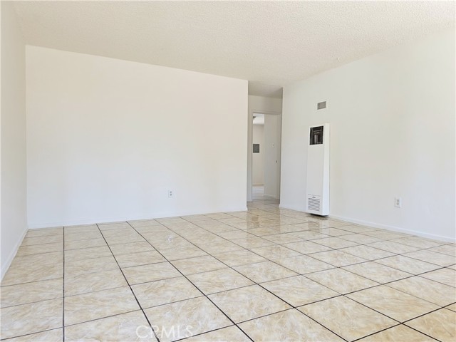 Image 19 of 38 For 9116 Palm Street