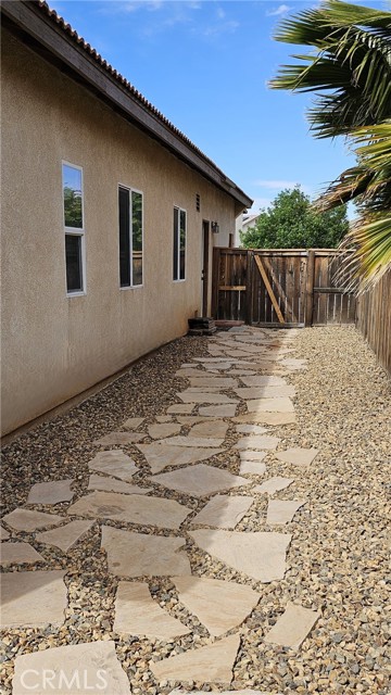 Detail Gallery Image 37 of 39 For 13817 Grant Way, Oak Hills,  CA 92344 - 4 Beds | 2 Baths