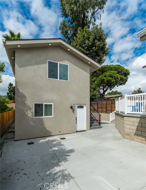 Detail Gallery Image 2 of 15 For 4627 La Crescenta Ave, La Crescenta,  CA 91214 - 1 Beds | 1 Baths