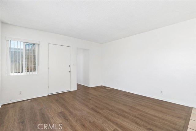 841 W 5th, San Pedro CA: https://media.crmls.org/medias/a19aef0e-92c6-48c2-bd21-25ff335c5db9.jpg