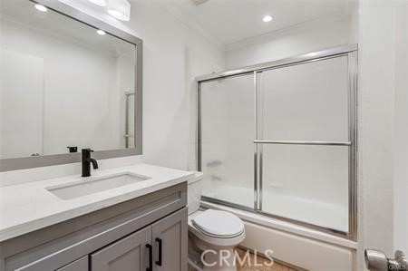 18547 Collins Street, Tarzana CA: https://media.crmls.org/medias/a19b0c1d-ccc7-451f-b667-ed2aa53d7918.jpg
