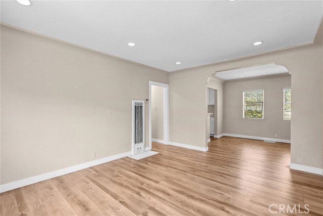 1861 S Redondo Boulevard, Los Angeles CA: https://media.crmls.org/medias/a19cb255-794d-4dcd-a62a-eb092c756590.jpg