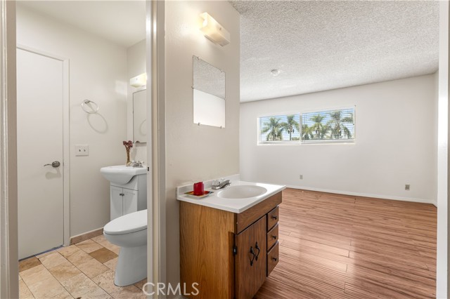 Detail Gallery Image 19 of 33 For 5530 Ackerfield Ave #206,  Long Beach,  CA 90805 - 2 Beds | 1 Baths