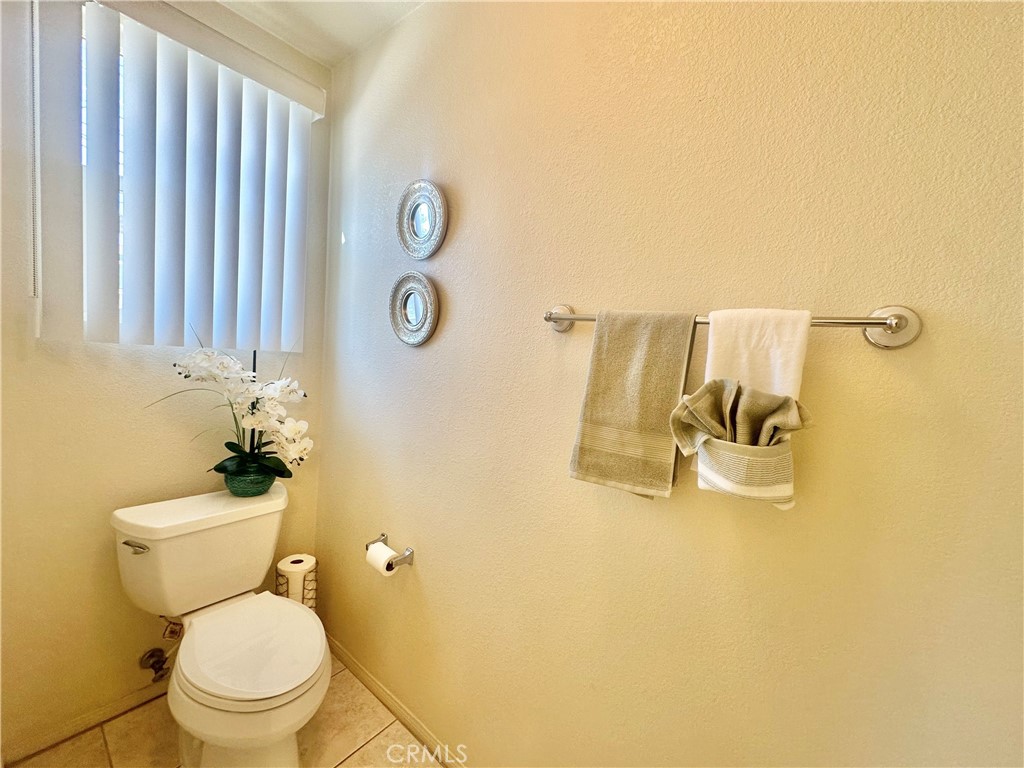 https://media.crmls.org/medias/a19e26c7-70ff-4590-9008-24c553fb3de4.jpg?preset=X-Large