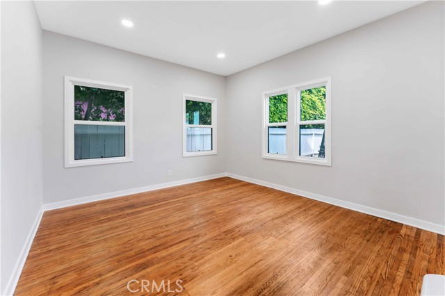 1236 S Cloverdale Avenue, Los Angeles CA: https://media.crmls.org/medias/a19ea117-4046-4011-a019-32f4ee1cb232.jpg