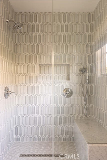 133 N La Jolla Avenue, Los Angeles CA: https://media.crmls.org/medias/a19ebf44-587a-425d-b6c7-79eae25ace1b.jpg