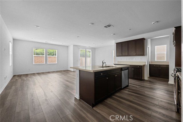 893 Harvest Avenue, Upland CA: https://media.crmls.org/medias/a19f3b3b-edeb-4256-ac86-46d756150b3a.jpg