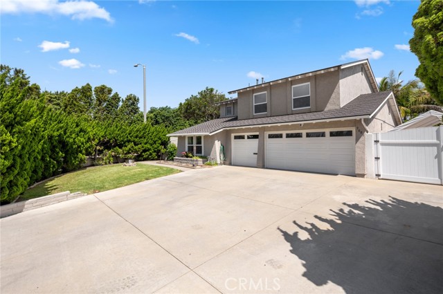 9001 Oceanwood Drive, Huntington Beach CA: https://media.crmls.org/medias/a19f3b8c-a1fc-400e-baf5-922ecd9ce281.jpg