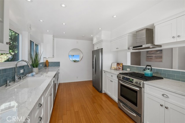 21703 Ocean Vista Dr 201A, Laguna Beach CA: https://media.crmls.org/medias/a19f9845-5ea1-4615-9ebb-65191afc0e4c.jpg