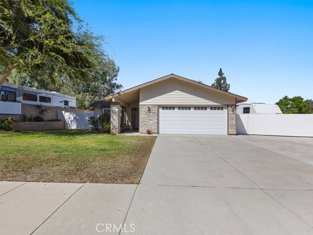 1633 W Ontario Ave, Corona, CA 92882