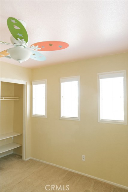 Image 17 of 37 For 852 Saint James Drive