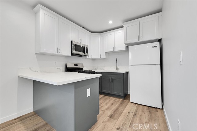 Detail Gallery Image 6 of 21 For 1020 Dennis #B,  Simi Valley,  CA 93065 - 1 Beds | 1 Baths