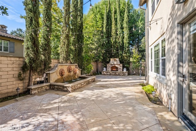 20 Townsend, Irvine CA: https://media.crmls.org/medias/a1a221cc-5757-4a7e-8a2d-38e06a479544.jpg