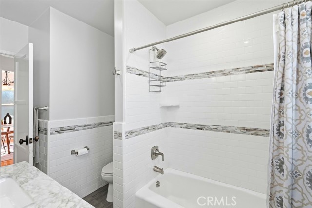 Detail Gallery Image 18 of 39 For 1025 N Screenland Dr, Burbank,  CA 91505 - 3 Beds | 2 Baths